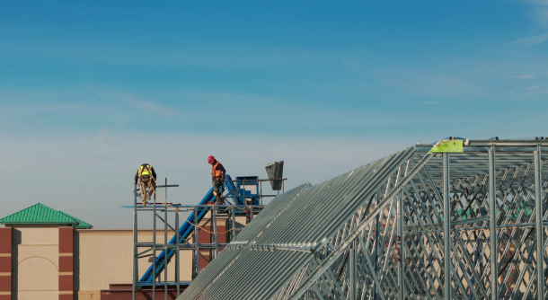 When Is the Best Time of Year to Replace a Roof?