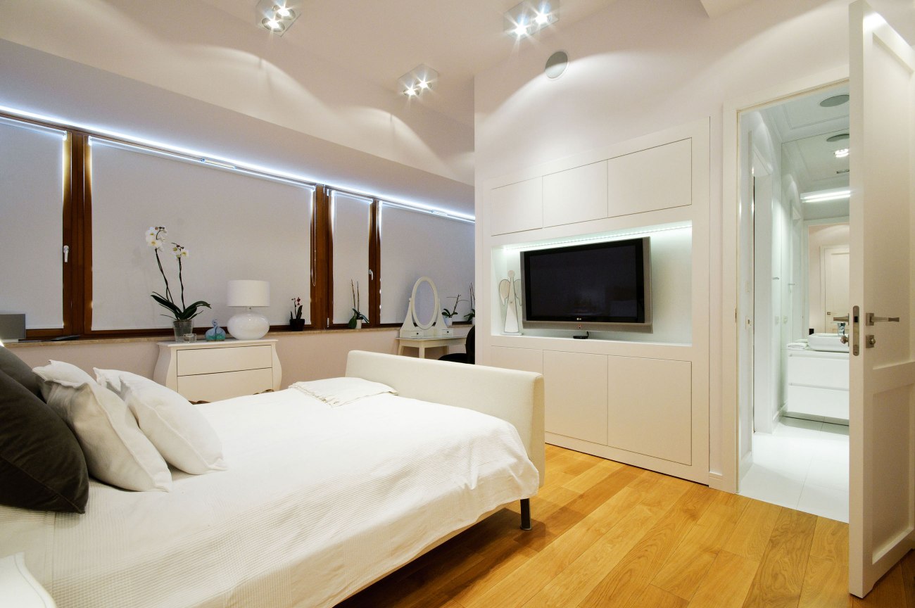 Practical And Minimalist Look Of Wall Mounting Television Ideas In Your Bedroom