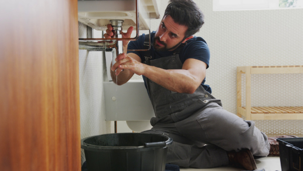 Why It’s Best to Leave Clogged Drains to Plumbing Experts