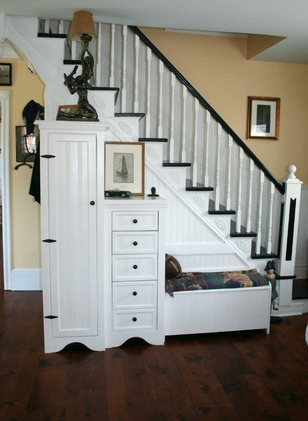 Unique Under Stairs Ideas for Large Space