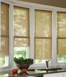 Awesome-Chic-And-Beautiful-Kitchen-Window-Decorating-Ideas-In-Wooden-Window-Blind-Design-