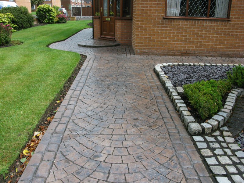 Photo_Pattern_Imprinted_Concrete_Garden_Path_Blackpool