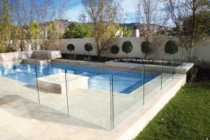 Swimming-Pool-Fence-Glass-Ideas-With-Cool-And-Beautiful-Design-Swimming-Pool-With-Fence-Surrounding-Decor