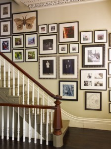 traditional-staircase-picture-idea-for-hall-or-family-room-gallery-wall-to-hold-all-of-your-favorites-at-once