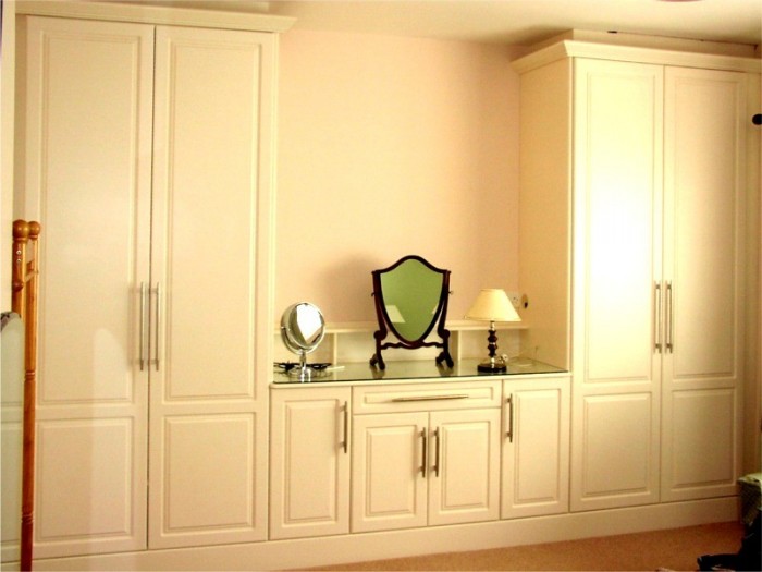 wardrobes-cupboards-dressing-table