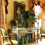Artistic Antique Decor For a Classic Touch