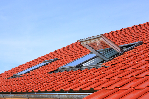 Benefits Of Hiring A Roofing Window Repair Contractor IL